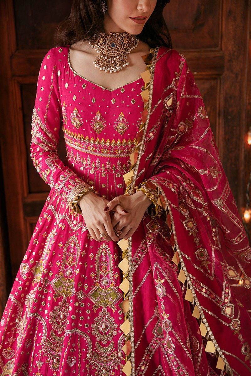 MNR MUSARRAT NAZIR - ZWU22-09